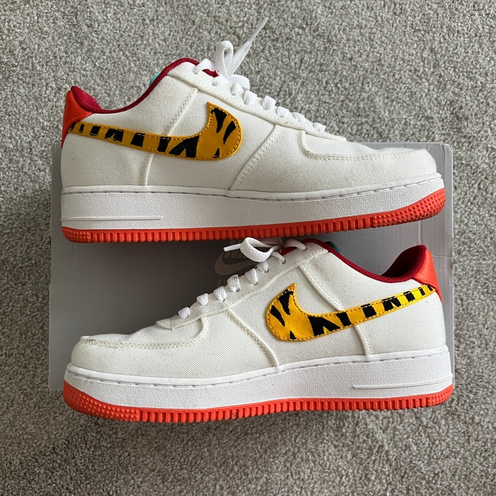 Women’s Nike Air Force 1 ‘07 LX University Gold - White Women’s Size 9
